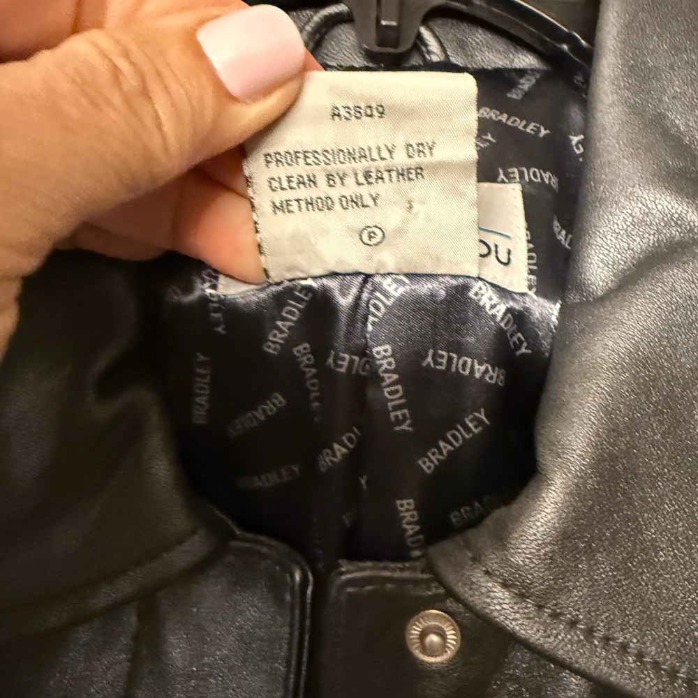 Elegant Black/metallic Leather Women's Jacket - Picture 7 of 10